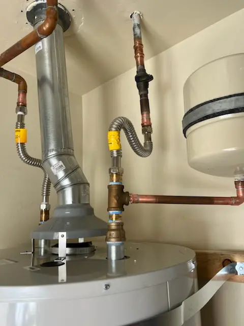 Water heater installation and plumbing repair in Glorietta